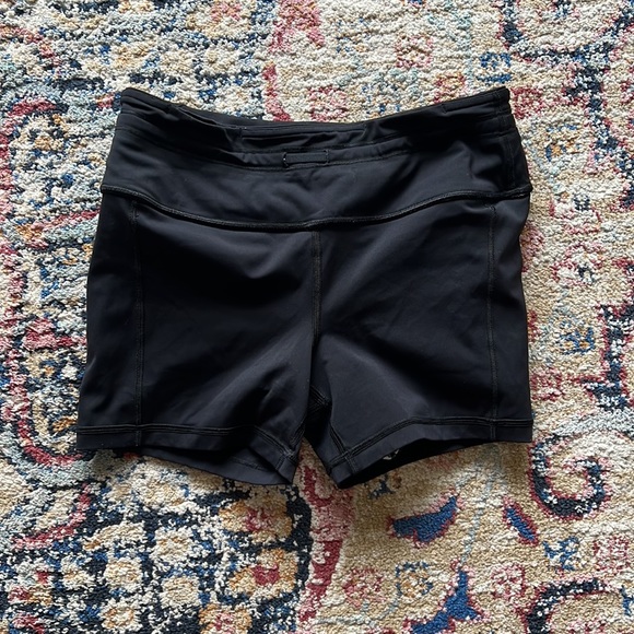 Lululemon Break Free Short Culture Clash - Picture 4 of 6